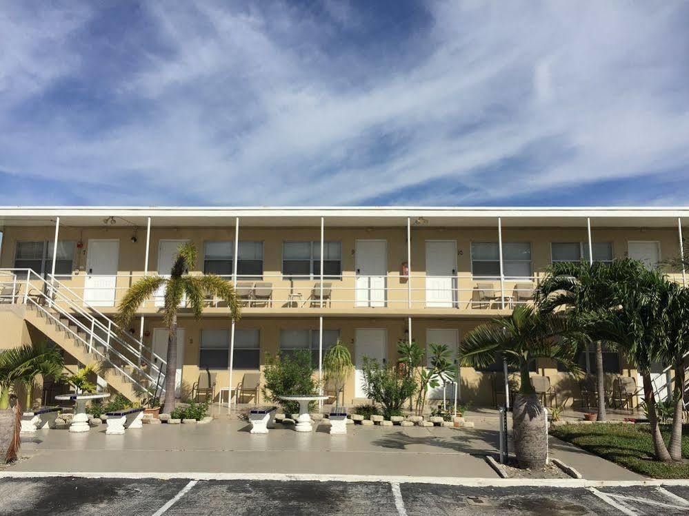 Motel Pelican By The Sea Pompano Beach Exteriér fotografie